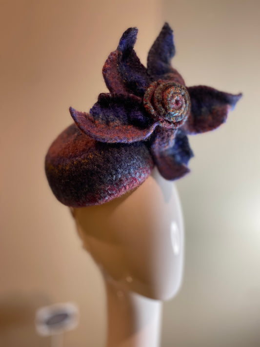 Wool button with felted flower